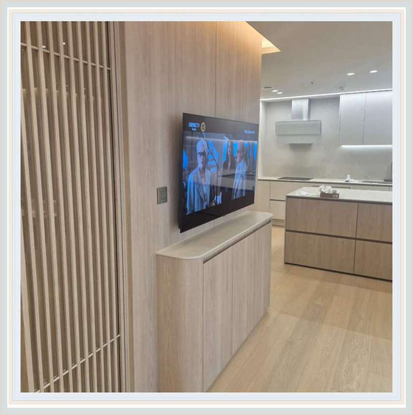 LG 교체 상담 시 참고하는 벽걸이TV 설치 사진: 시청 높이를 판단할 참고, 수원시·권선구·영통구 관련 안내용 참고 이미지
