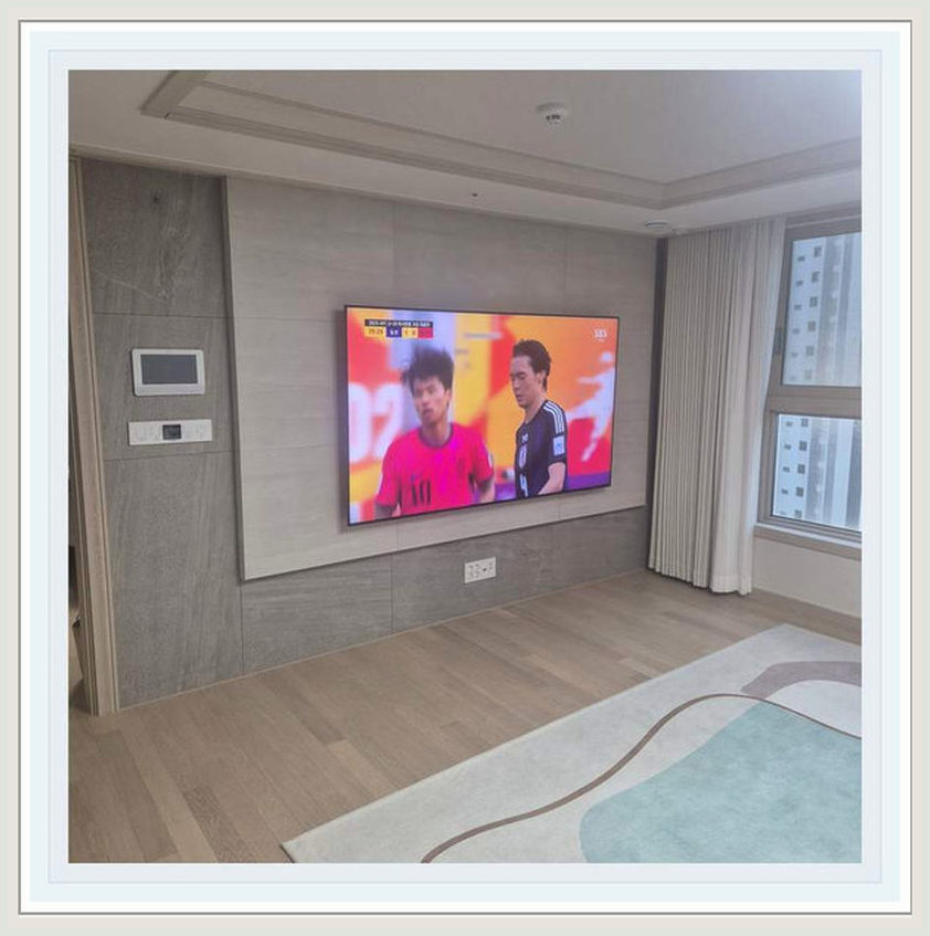 거치대 가격 상담 시 참고하는 벽걸이TV 설치 사진: 케이블 경로의 참고 사례, 부평구·남동구·계양구 관련 안내용 참고 이미지